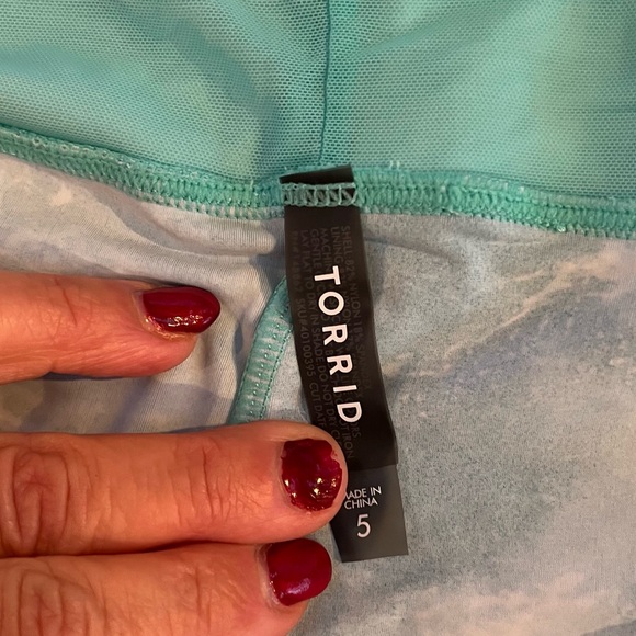 Torrid High-Rise Pocket Capri Swim Legging 5X - Picture 6 of 7